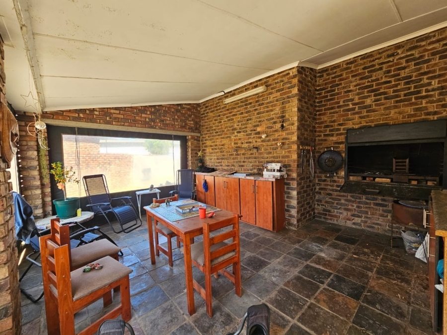 3 Bedroom Property for Sale in Miederpark North West